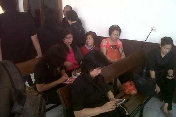 Keluarga Sisca Yofie...