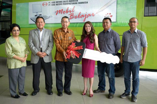 Hino sumbang mobil belajar...