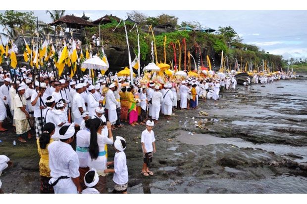 Ribuan umat Hindu laksanakan...