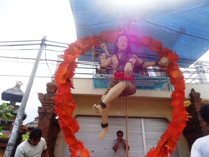 Jelang Nyepi, Kuta lengang...