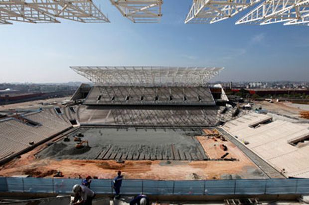 Pembangunan Stadion...