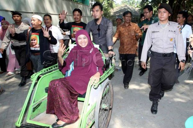 Pasang gambar Khofifah,...