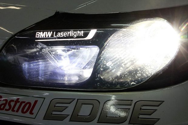 BMW pakai lampu laser...