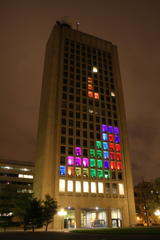 Tetris Raksasa dimainkan...