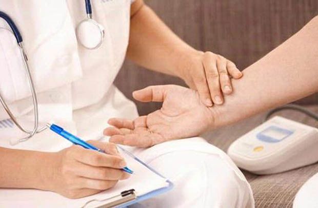 Semua dokter-nya ngambek,...