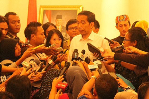Jokowi ogah mundur,...