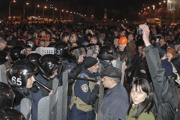 Lavrov: Penanganan demo...