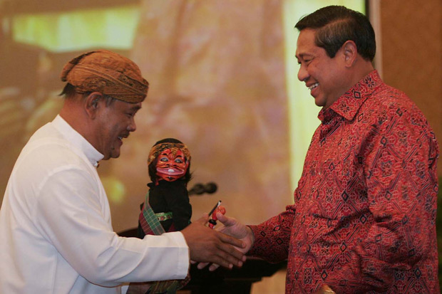 Kenang Asep Sunarya,...