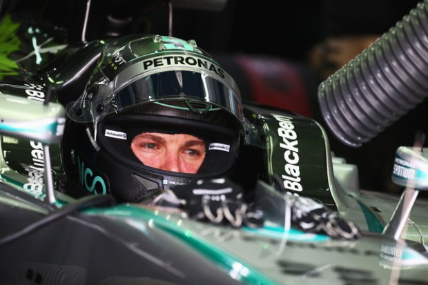 Rosberg minta Mercedes...