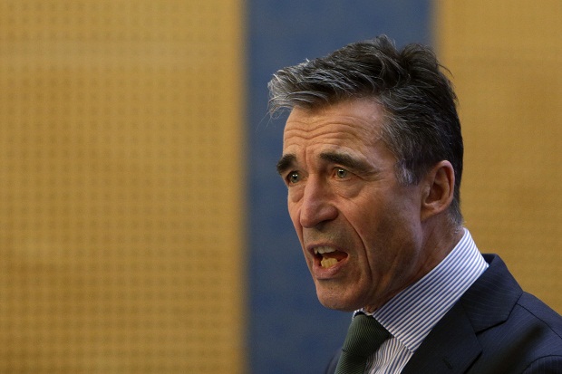 NATO: Jika ingin dialog,...
