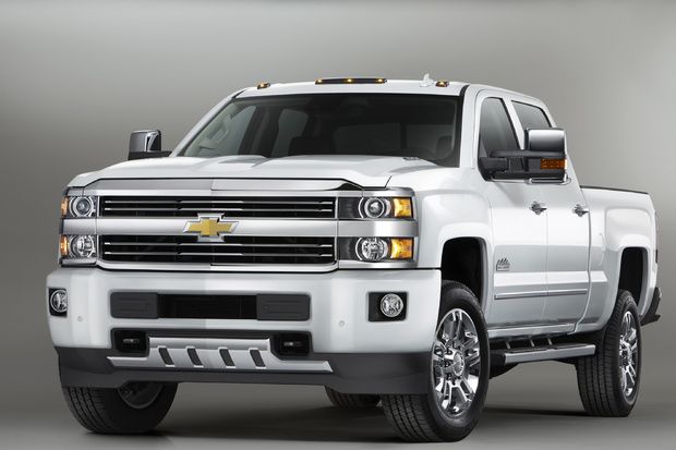 Silverado tampil dengan...