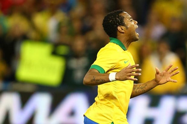 Robinho ngarep masuk...