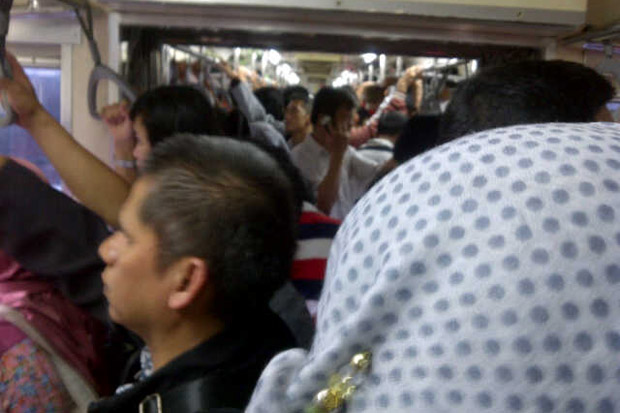 AC mati, penumpang KRL...