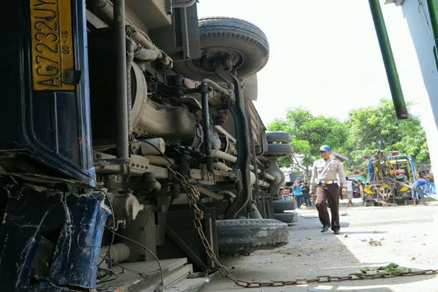 Jalan dipotong motor,...