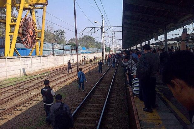 Aksi blokir kereta merupakan...