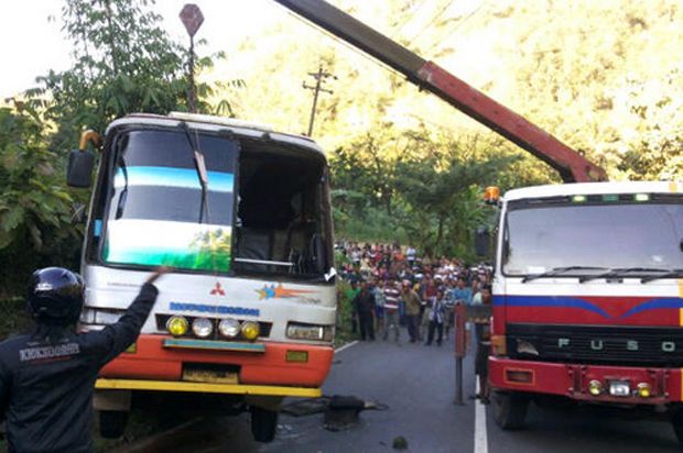 Bus rombongan nelayan...