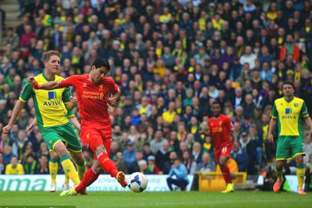 Sterling dua gol, Liverpool...