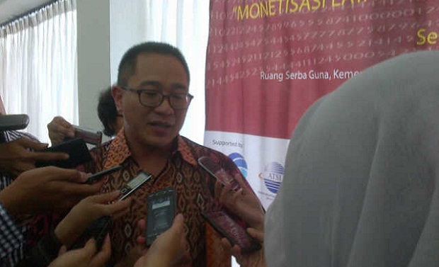 Operator genjot pengguna...