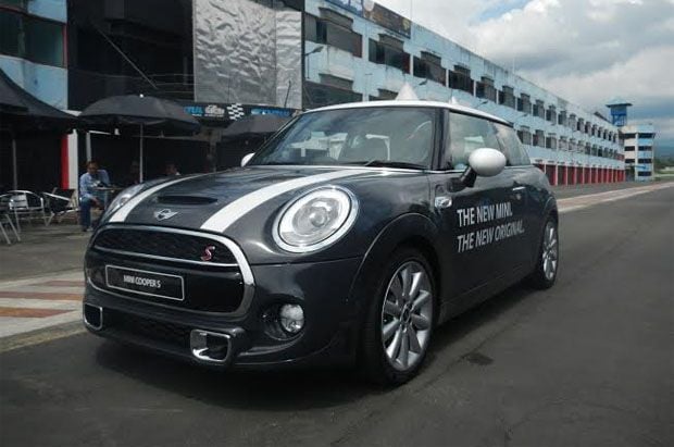 MINI Cooper S 2014 lebih...
