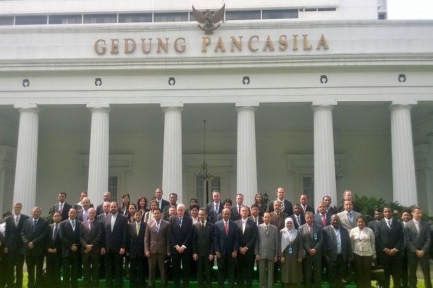 Lawan sindikat penyelundup...