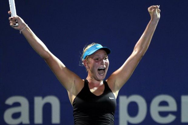 Tumbangkan Cibulkova,...