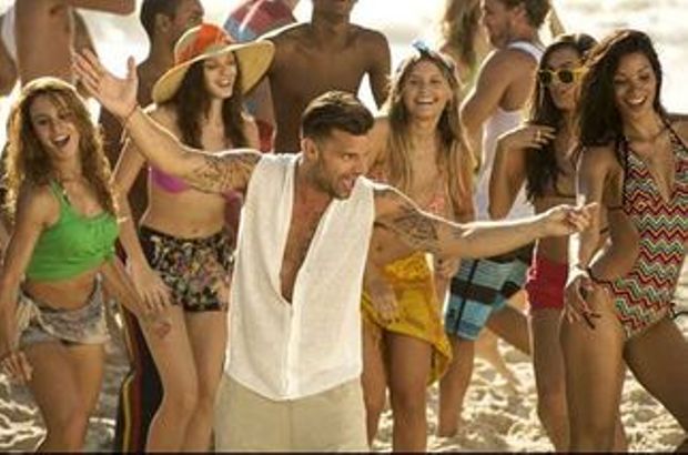 Ricky Martin sumbang...