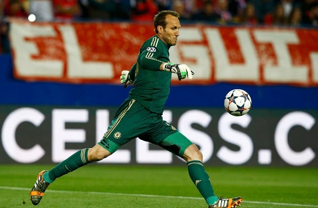 Schwarzer selalu siap...