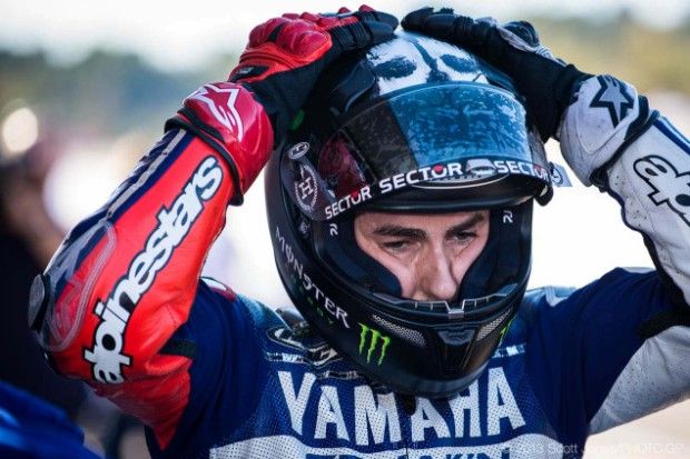 Lorenzo dibayangi kesalahan...