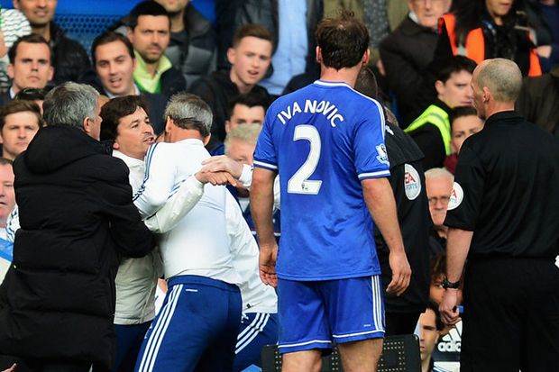 Trio Chelsea terancam...