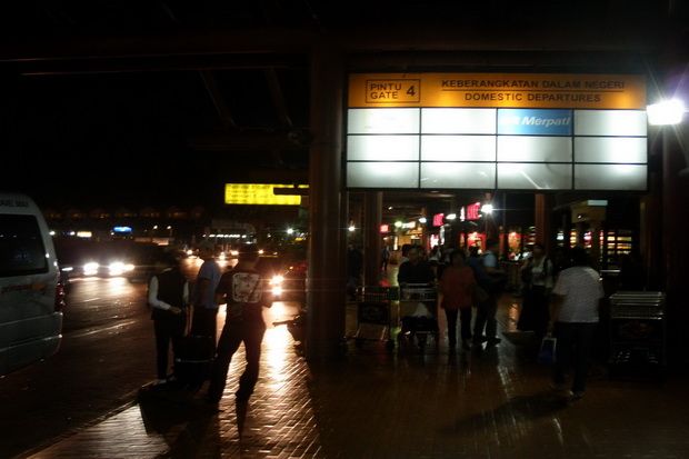 Bandara Soetta lebih...