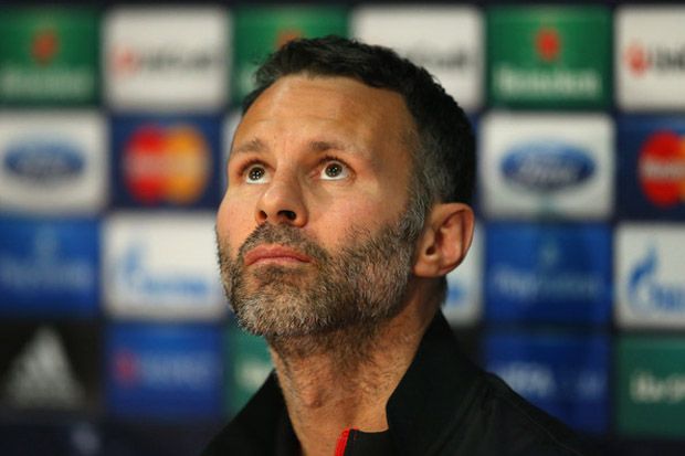 Latih United, Giggs...