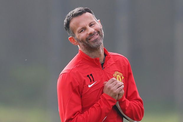 Giggs bangga latih United...