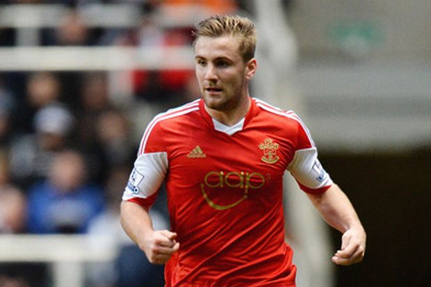 Luke Shaw tunda merapat...