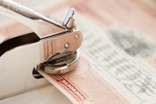 Rupiah melemah bikin...
