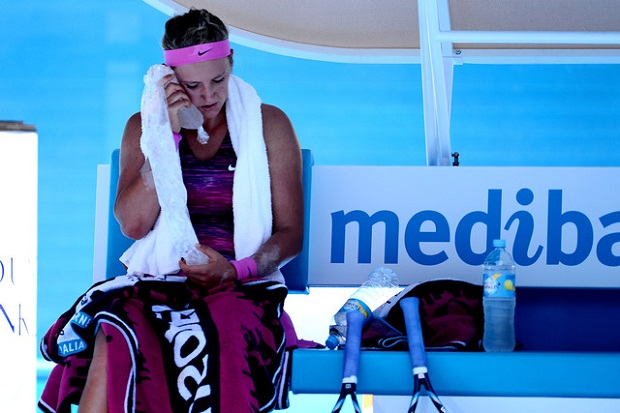 Azarenka lewatkan dua...