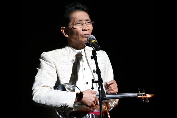 Idris masih bicarakan...
