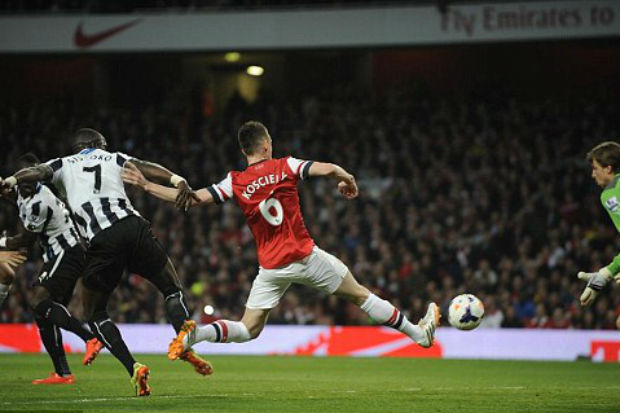 Koscielny dan Oezil...