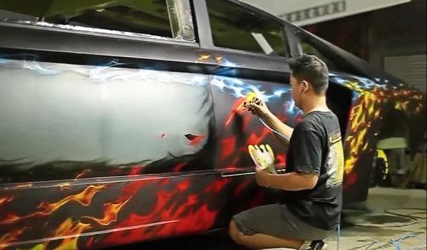 Modifikasi mobil diiringi...