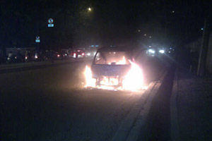 Mobil pikap yang terbakar...