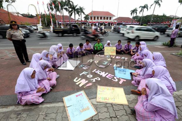 Isak tangis siswa SMP...