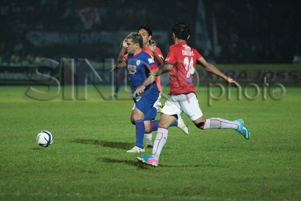 Arema pede rampas tiga...