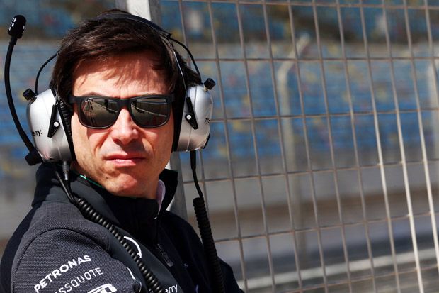Wolff minta Mercedes...