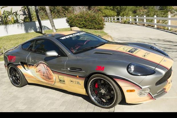 Aston Martin Vanquish...