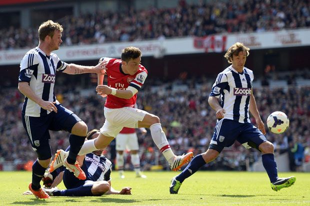 Menang tipis, Arsenal...