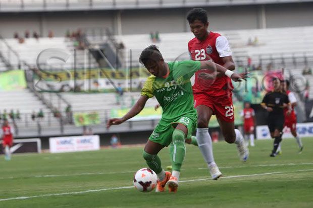 Suporter terpecah dualisme,...