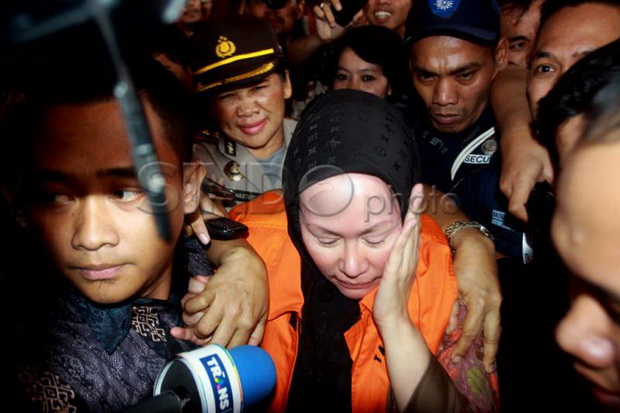 Ratu Atut didakwa suap...