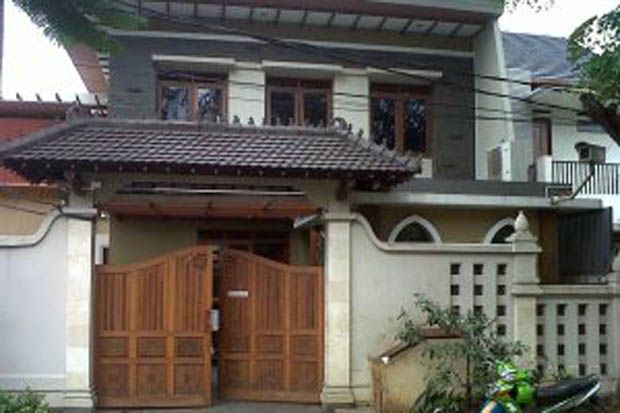 Rumah Anas Urbaningrum...