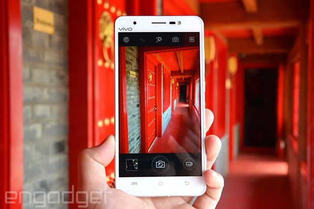 Kamera smartphone Vivo...