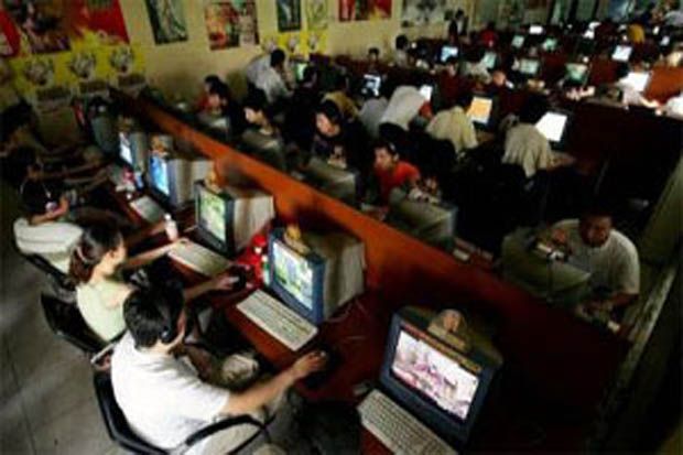 Pengawasan warnet di...
