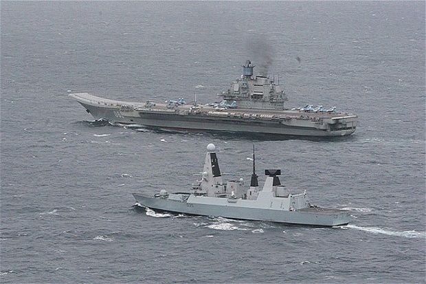 Kapal perang Rusia dan...